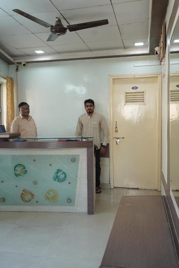 Hotel Rajesh Kolhapur Exterior photo